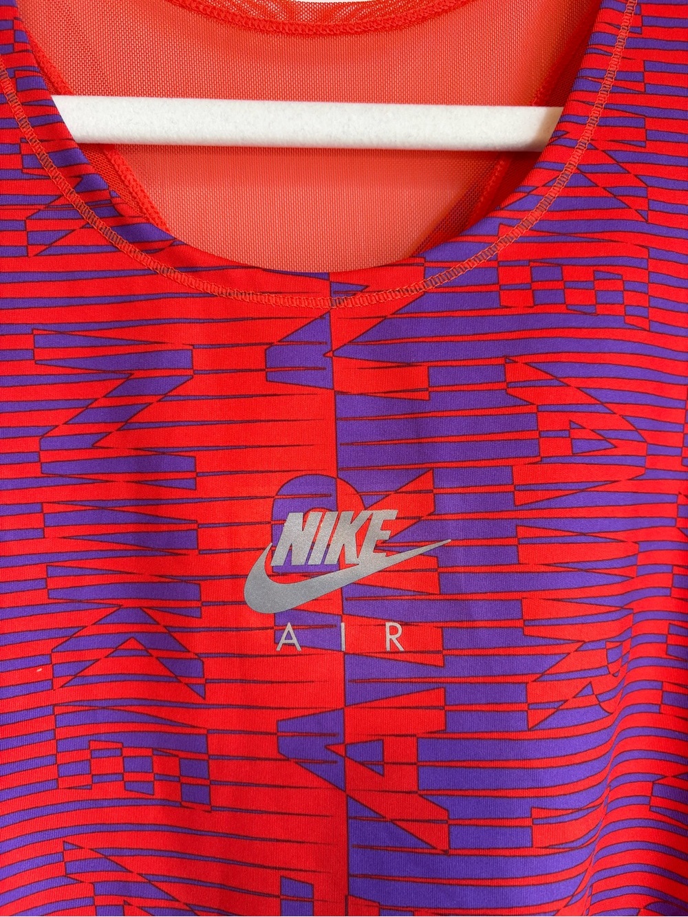 Nike Air Athletic Workout Gym Yoga Tank Vibrant Color Non padded Size Medium - Picture 2 of 6